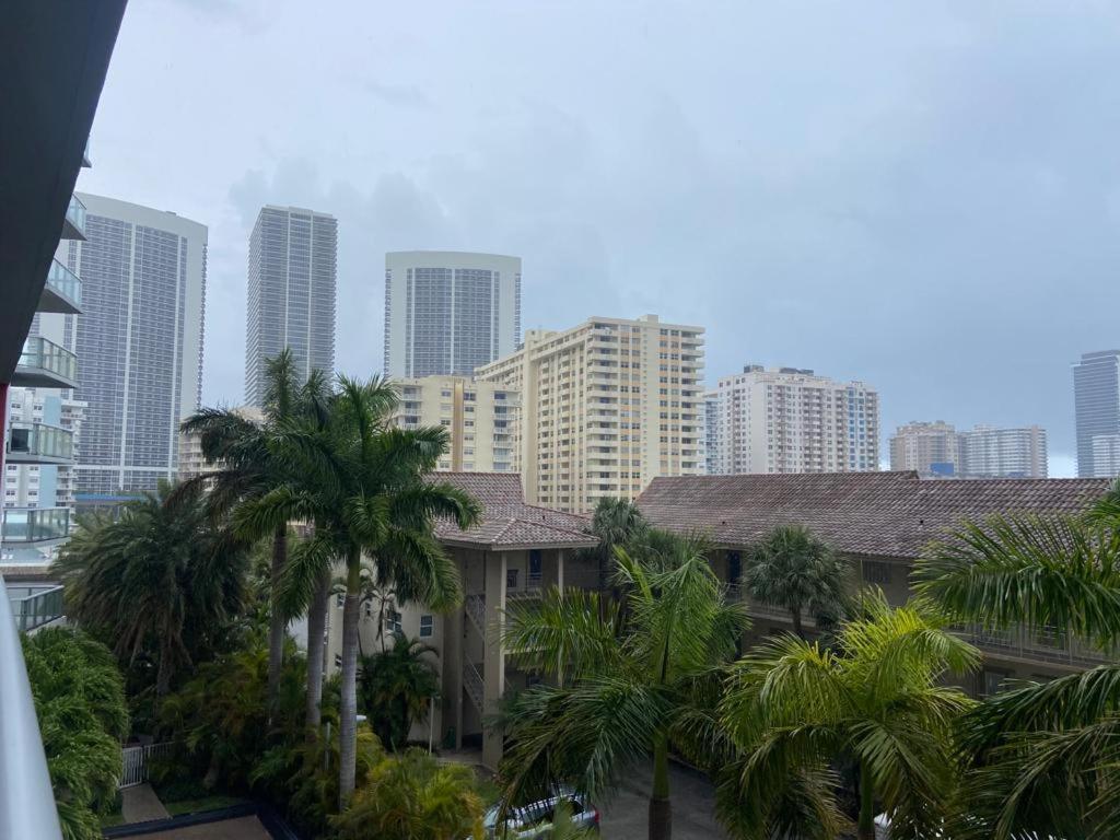Beachwalk Studio Apmt 2 Beds, Amazing Views 2010B Hallandale Beach Exterior photo